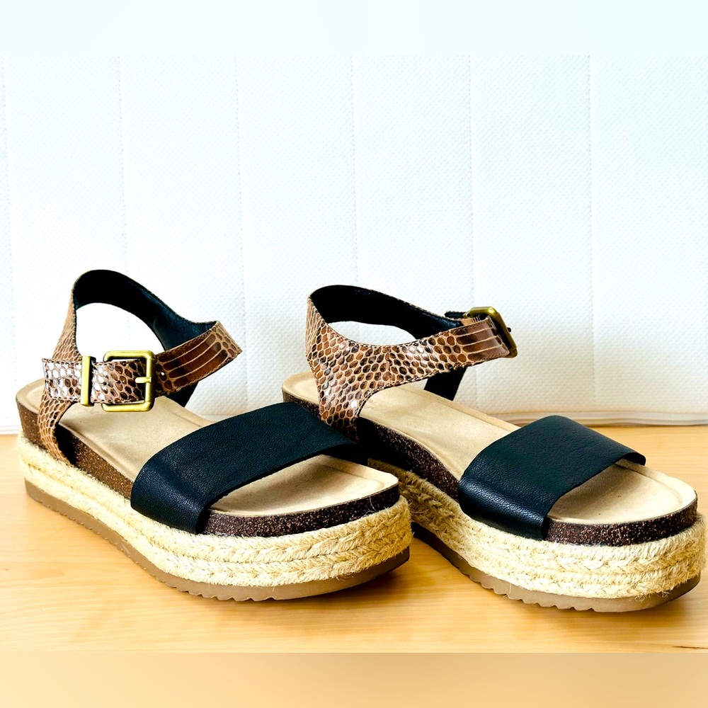 🌟 HP 🌟 Crown Vintage Nedra Espadrille Wedge Sandal